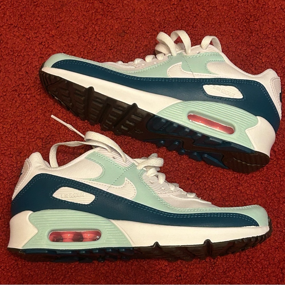 Nike Air Max 90 LTR- NEW